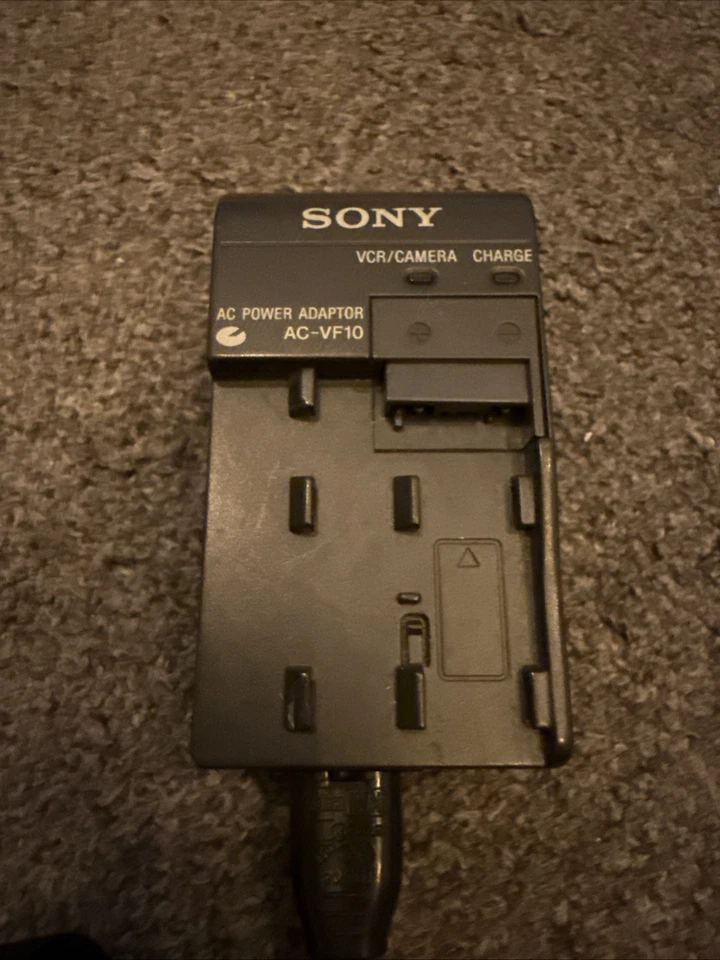 Sony AC-VF10 AC Netzteil mit Netzteil - Bild 4 von 4