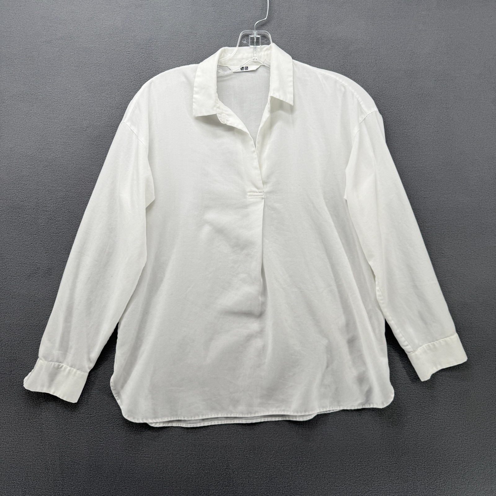 Uniqlo Pullover Blouse Top Womens M White Long Sleeve Collared Casual Curvy Hem