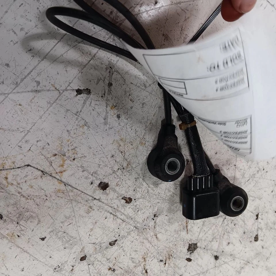 Sensor de batida do motor Ford Taurus 2019 2018 2017 2016 2015 2014 2013 - Imagem 2 de 4