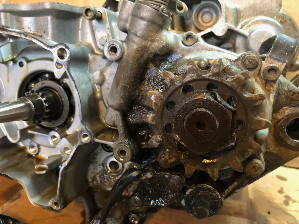 Yamaha Yz400f Yz400 Yz 400f 1999 99 montaje inferior completo estuches de motor  Foto 4 de 4