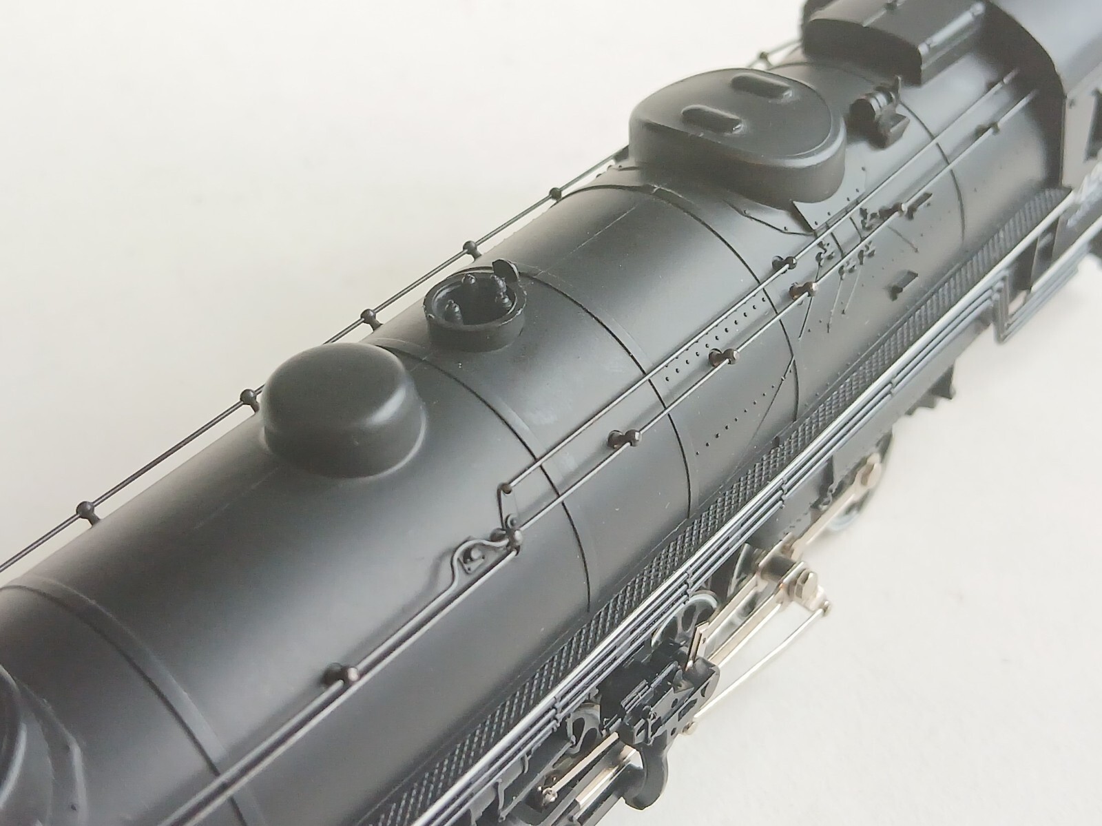Rivarossi 4-8-8-2 SP Cab Forward Steam Locomotive & Tender
