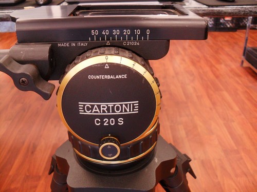 Cartoni C20S Tripod with Ground Spreaders. -Works Great - Picture 13 of 17
