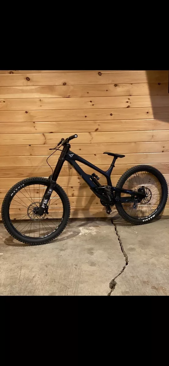 Yt tues 2024 pro 2020