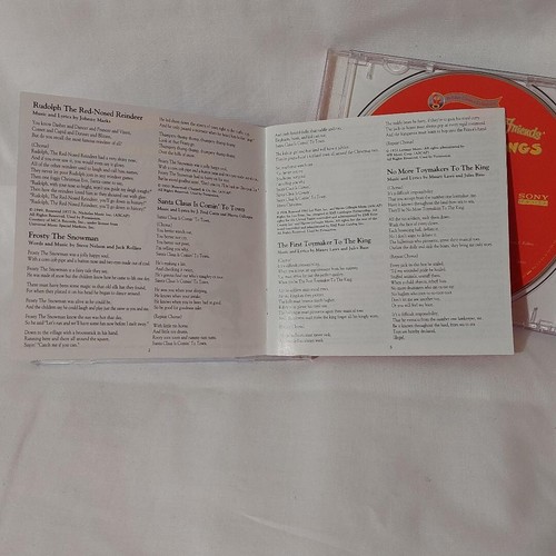 Holiday Classics Collection Favorite Christmas Songs– CD previously owned CD136 - Picture 2 of 3