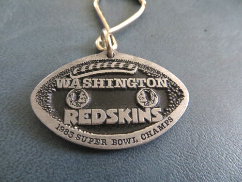 WASHINGTON REDSKINS 1983 SUPER BOWL XVII CHAMPS PEWTER SILVER KEYCHAIN