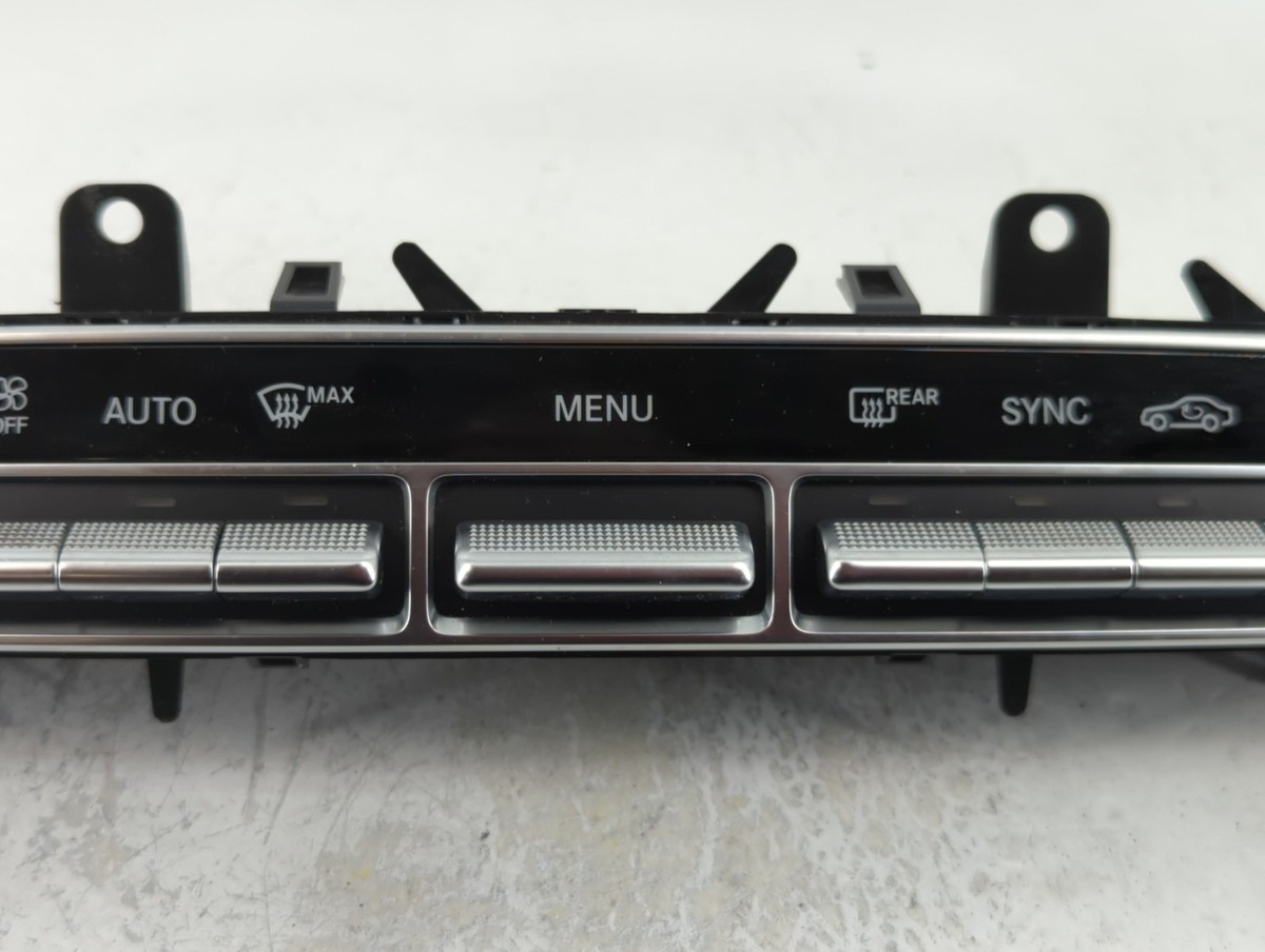 芝さん専用 Mercedes(W213)20% 2019-2023 MERCEDES W213 E350 CENTER CONSOLE USB CHARGER SD CARD