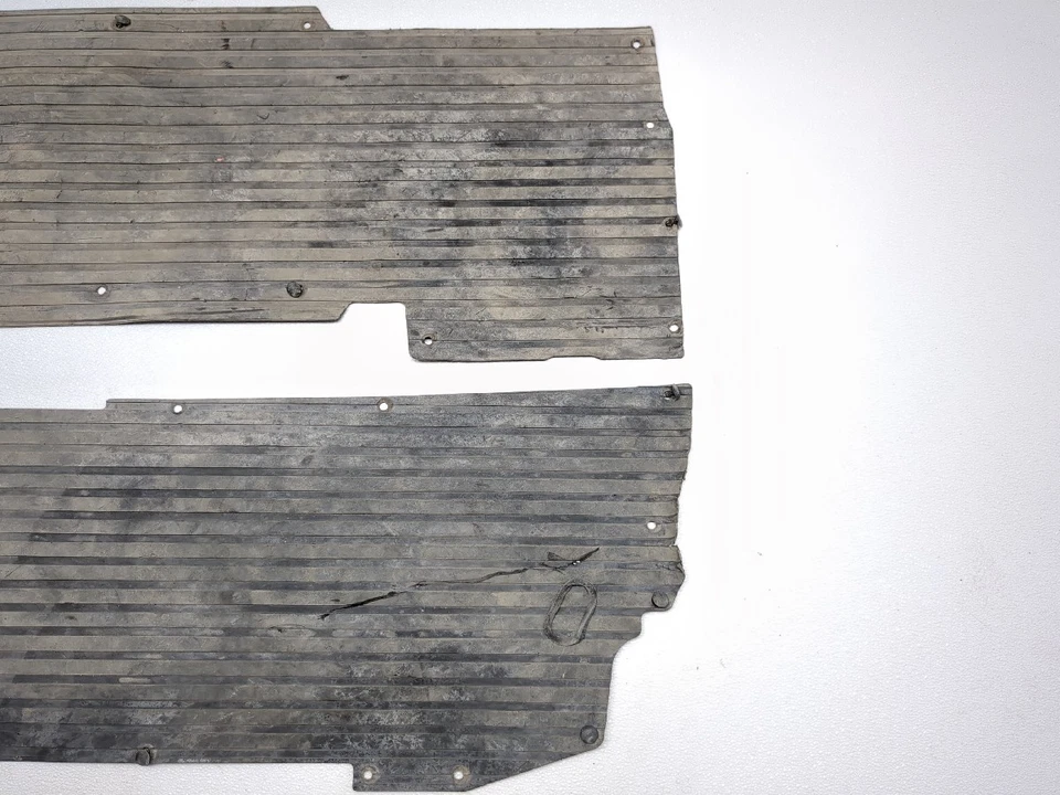 Tapetes de assoalho de borracha dianteiros e traseiros 16-25 Kubota RTV X1140 - Imagem 2 de 4