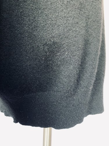 SAKS 5TH AVE Mens V-Neck Cashmere Sweater Black, XL - Picture 7 of 13