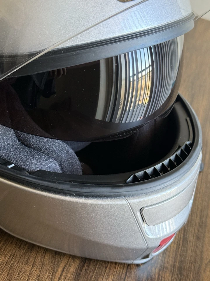 Capacete modular SHOEI Neotec 1 cinza, prata tamanho grande 59-60cm.EUC - Imagem 4 de 4