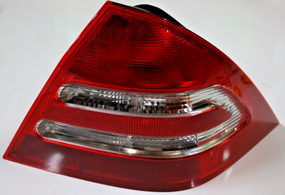 ULO Rear RH Tail Light - 6740-22 / 203-820-02-64 - For Mercedes-Benz C200 99-07