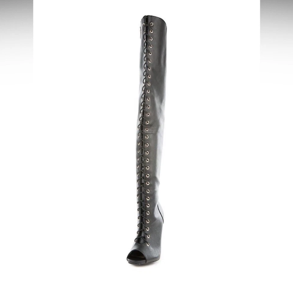 botas de tacón por encima de la rodilla Foto 3 de 3