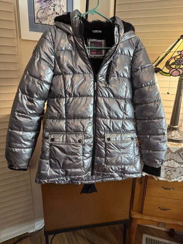 JUSTICE METALLIC SILVER PUFFER JACKET, SIZE 14/16 OR GIRL'S LARGE, EXCELLENT!!!! - Picture 2 of 11