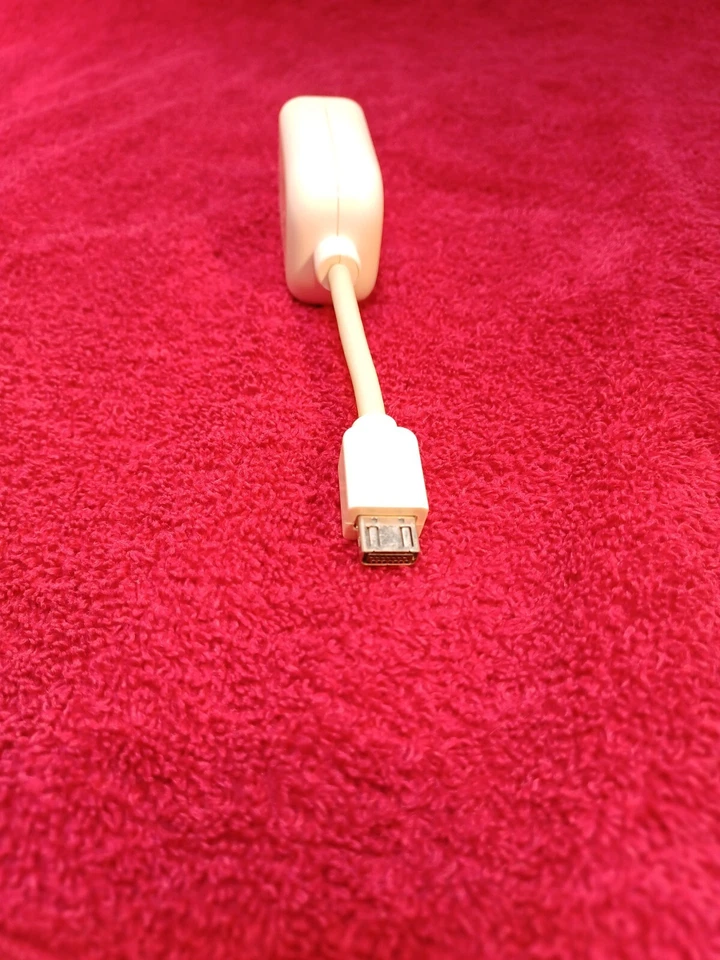 Apple Mini VGA to RCA S-video AV Cable Adapter 603-2650 - Image 3 of 4