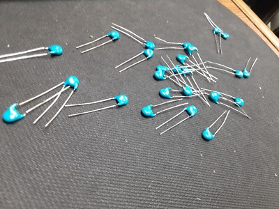 25 Pieces of Murata DE2E3KY222ma2bm01 Safety CAP CERAMIC 2200PF 250VAC RADIAL