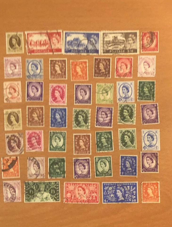 Stamps Great Britain Lot of 45 unchecked QE stamps, see details. - Image 2 of 3