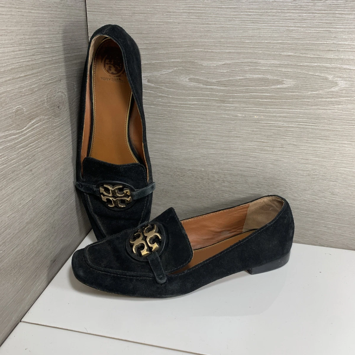 Tory Burch unisex Black Suede Loafers Gold Double T Logo Flats Size: 5.5 Ballet Loafer: Women main image 4