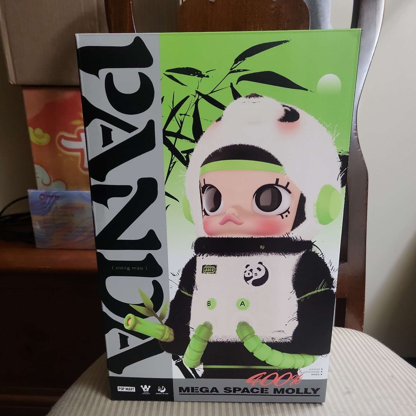 AUTHENTIC Pop Mart Mega Space Molly 400% PANDA New FAST SHIP