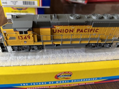 Athearn #89711 GP 40-2- Union Pacific #1349 - HO, CC regular | Condition: Used
