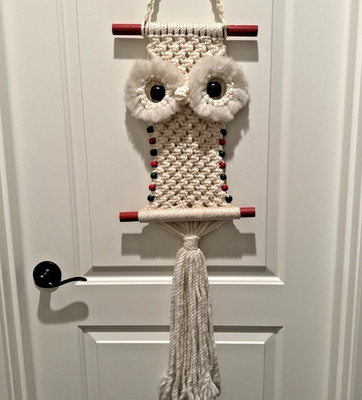 VTG 1970 Christmas Macrame Owl Wall Hanging Fuzzy Eyes Wood Boho Red/Green Beads