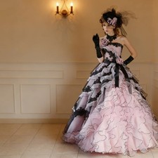 Elegant Victorian Dream Gothic Bridal Gown Ruffled Hem Wedding Dress Customized