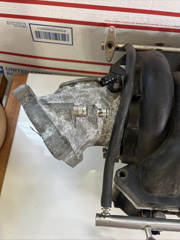 2003 2004 2005 2006 LINCOLN LS V8 3.9 ENGINE INTAKE MANIFOLD - Image 2 of 4