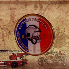 INSIGNE SAPEURS POMPIERS - Pins pour la tenue & équipement (Armees & Pompiers)