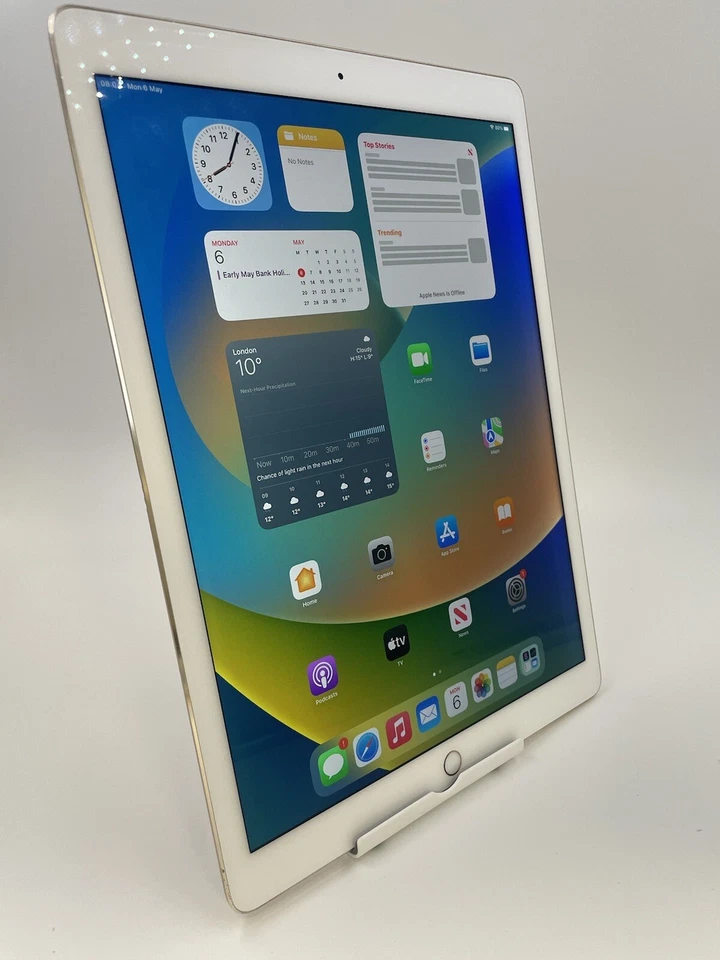 Apple iPad Pro 1st Gen 12.9" 2015 A1584 32GB Wi-Fi Gold IOS Tablet - Image 2 of 4