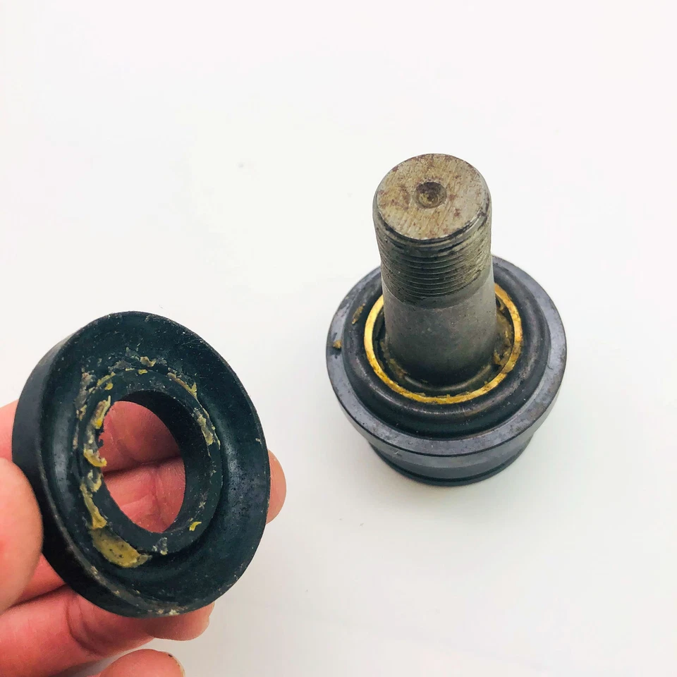 Crown 8122496 Ball Joint Lower New Old Stock NOS For Jeep CJ5 CJ6 CJ8 Scrambler - Image 2 of 4