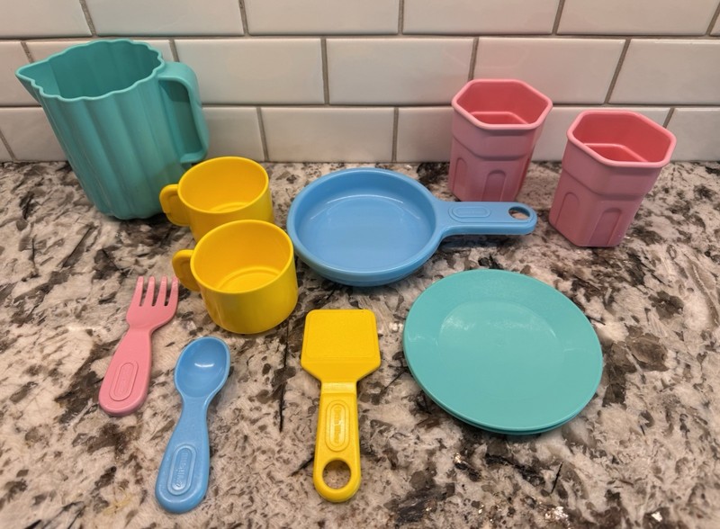 Vintage ~LITTLE TIKES~ Pink Cups Blue Pan Plates Kitchen Dishes Lot ~PITCHER~