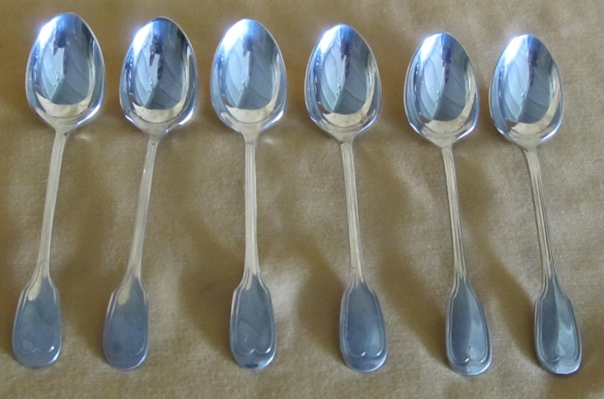Ménagère 101 pièces métal argenté modèle coquil