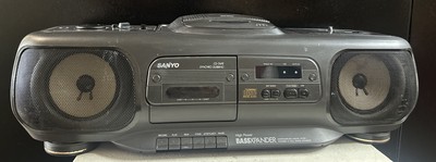 Sanyo MCD-Z15 CD Player AM/FM Radio Cassette Dubbing BassXpander