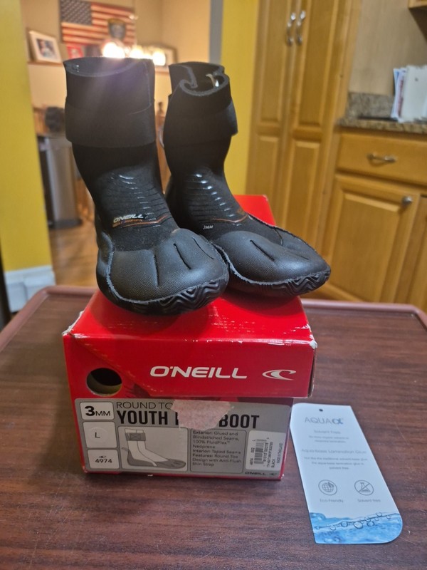 O'Neill Heat 3mm Round Toe Cold Water Surf Boots Youth Size Large 1-2 Never Used