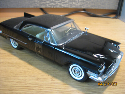 ミニカー ERTL Collectibles 1/18 1957 Chrysler300C 1957 Chrysler 300C, Metallic Green 1:18 Diecast Model Car by