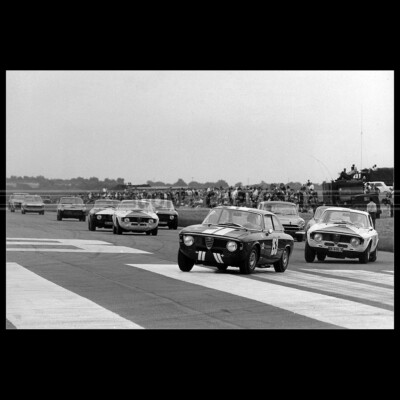 Photo A.017605 ALFA ROMEO GIULIA GTA CORSA AIRFIELD RACE MAINZ-FINTHEN 1966