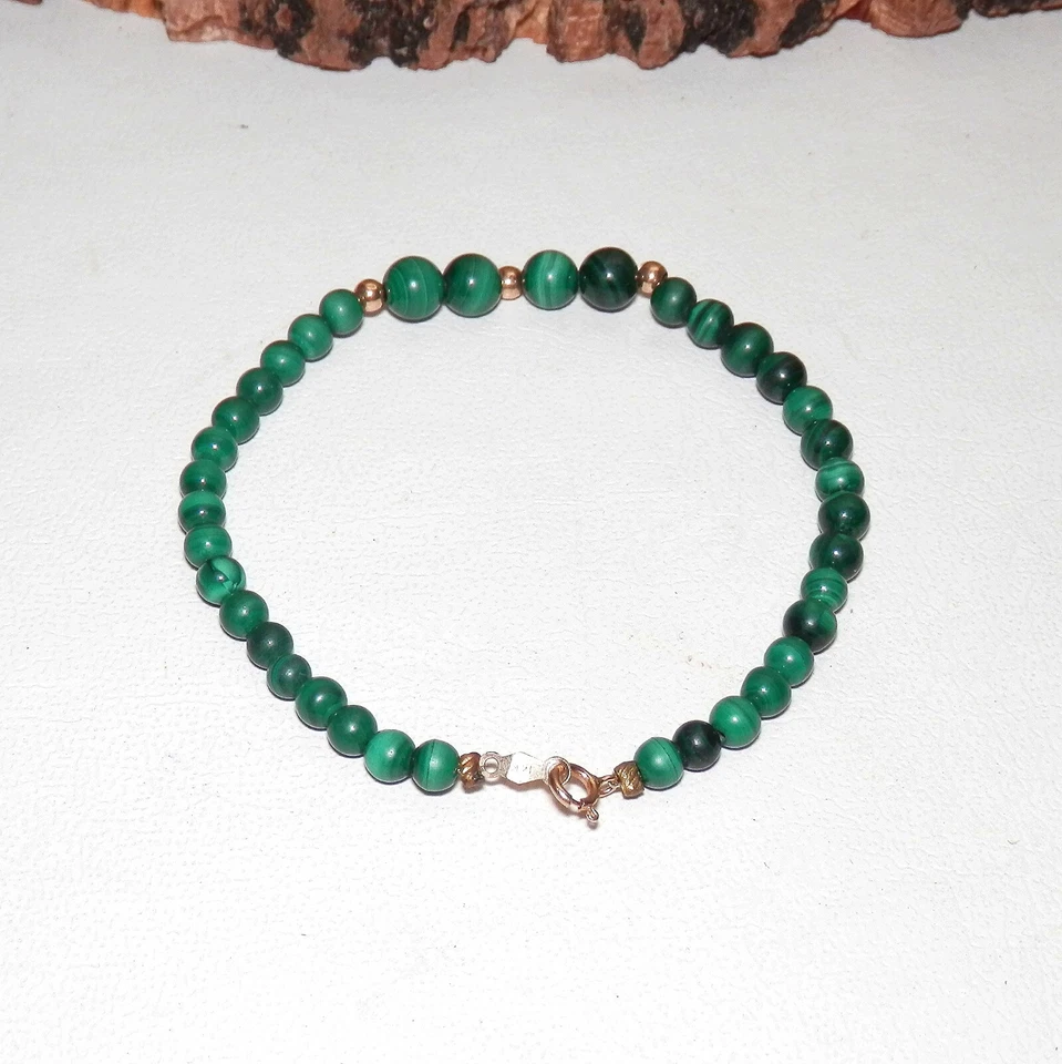 Brazalete de piedras preciosas de malaquita genuina verde con broche de oro amarillo sólido de 14k de 7 pulgadas Foto 2 de 4