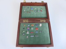 Sammlerbox Konvolut Pins Anstecknadeln zum Teil Silber und emalliert 50.er Jahre