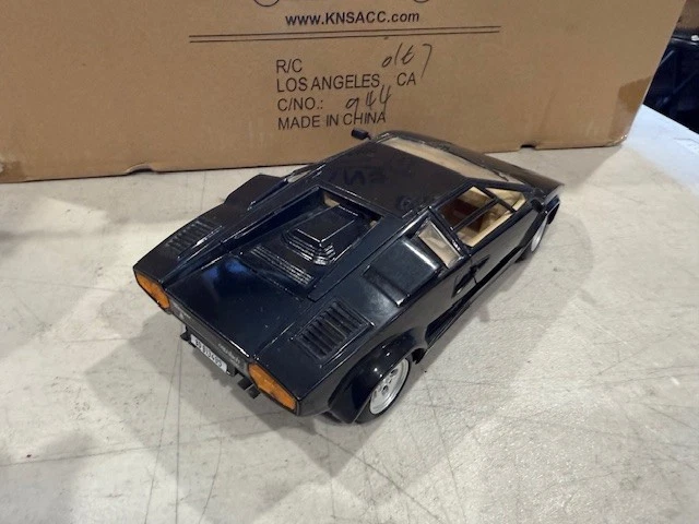 1 18 DIECAST LAMBORGHI COUNTACH  POLISTIL MODELS  IN BLACK - Image 4 of 4