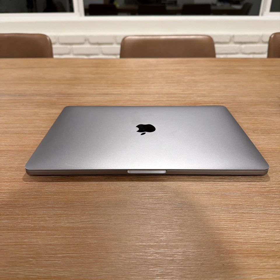 Apple MacBook Pro 15.4" (1TB HDD, Intel Core i7, 3.1GHz, 16GB RAM, AMDRadeon2017 - Image 2 of 4