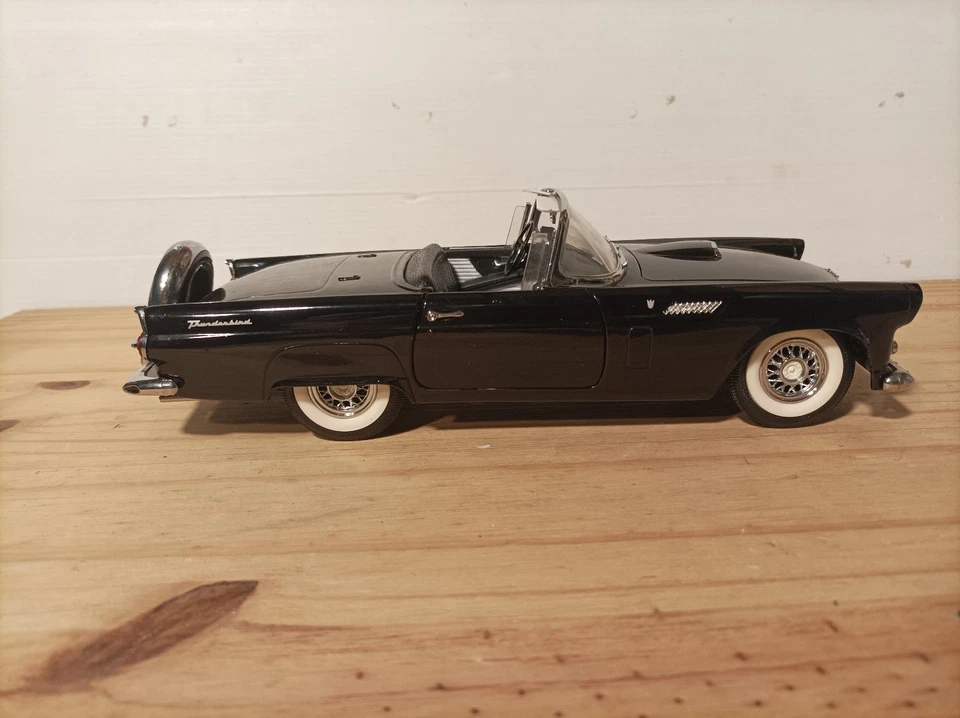 1/18 FORD THUNDERBIRD REVELL - Photo 4/4