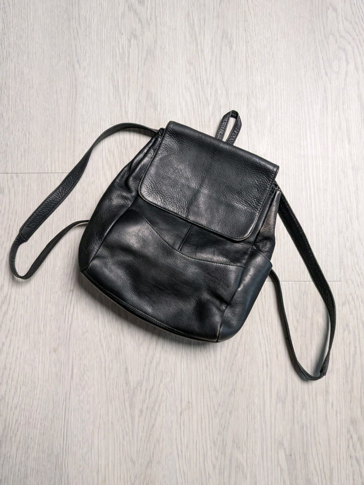 Vintage HOBO INTERNATIONAL Black Leather Backpack Purse Convertible Sling Bag...