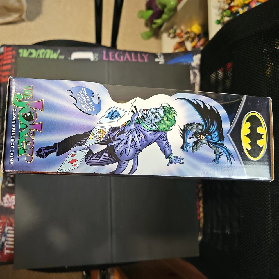 Figura de colección Hasbro Batman Gotham City Villians Joker 2001 sellada nueva en caja Foto 2 de 4