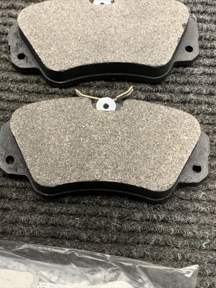 New Bendix Semi-Metallic Brake Pad fits 97-01 Cadillac Catera - Image 3 of 4