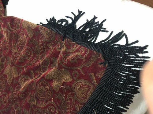 LUXURY Red Floral Throw Blanket Chenille Bullion Fringes Reversible 54X50" - Picture 6 of 11