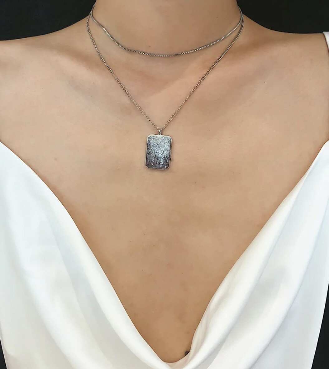 【送料&関税込】Dsquared2 Silver l Necklace DSQUARED2 Double Cross Necklace | Metallic | FARFETCH