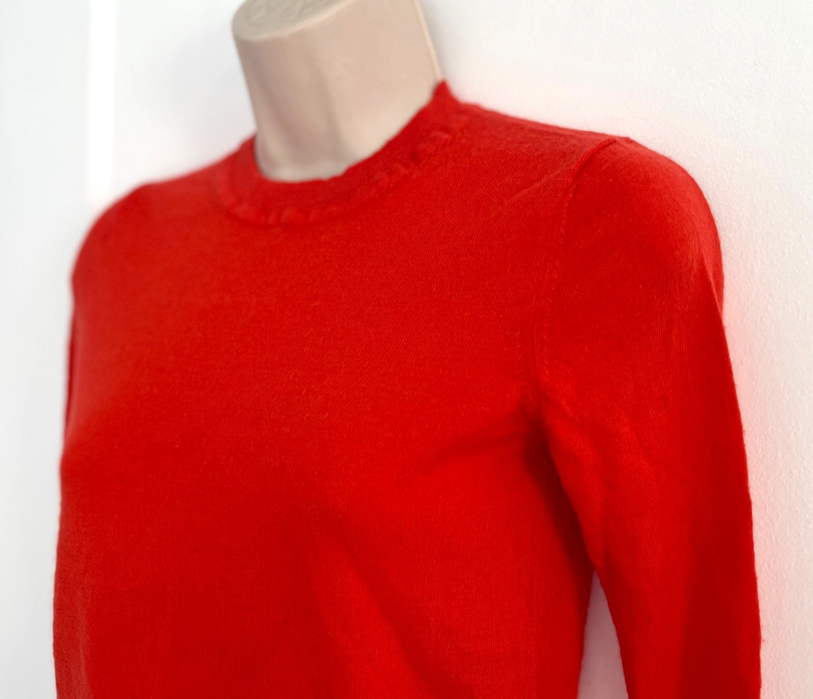 GAP Crew Neck Lightweight Wool Pullover Sweater i… - image 3