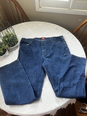 Wrangler Men's Cowboy Cut Slim Fit Straight Leg Dark Wash Denim Jeans Regular