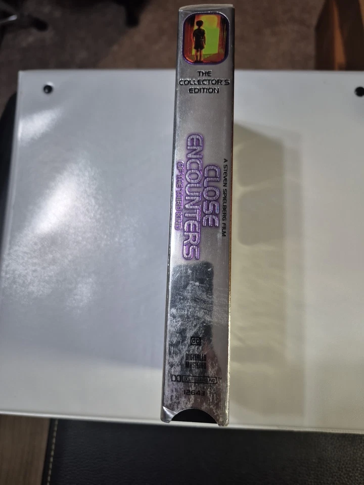 Close Encounters of the Third Kind (VHS, 1998, Collectors Edition) Movie - Image 2 of 4