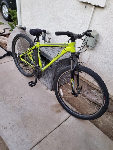 2016 Specialized Hardrock Mountain Bike 