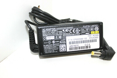 Original Fujitsu AC / DC Adapter Ladegerät ADP-40HH A , 19V , 2,1A , NEU