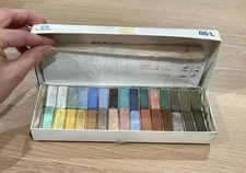 Vintage Grumbacher 30 Half Length Soft Pastels Landscape Assortment Art Set